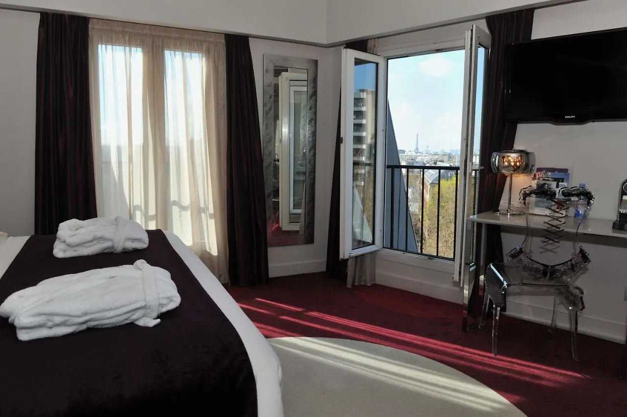 Mercure Place D'italie 4*